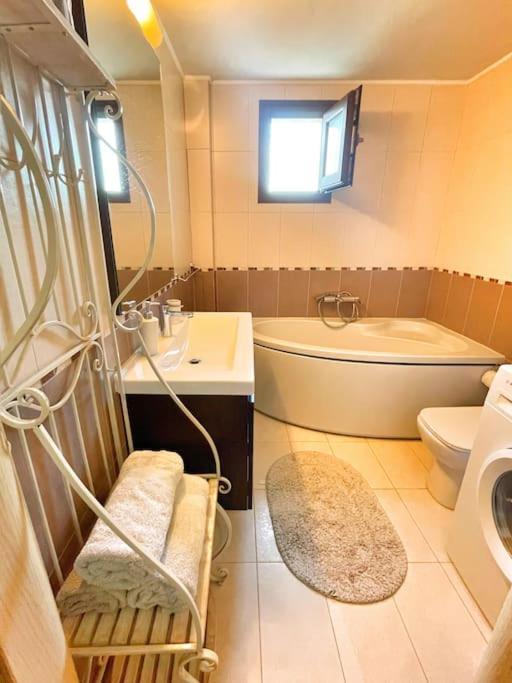 Kathiana Cozy Apartment Екстер'єр фото